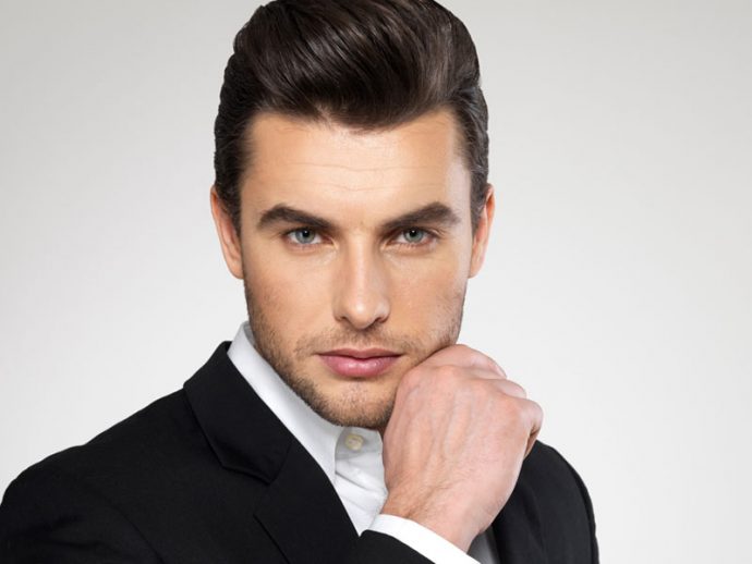 Lisser cheveux court homme Salon making of