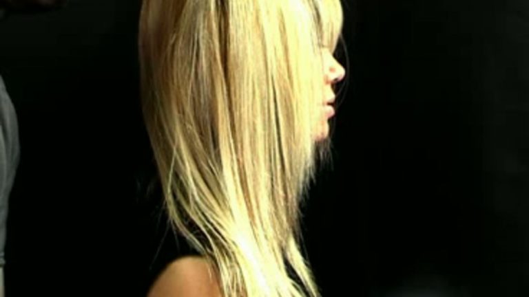 comment couper les cheveux bouclés en dégradé